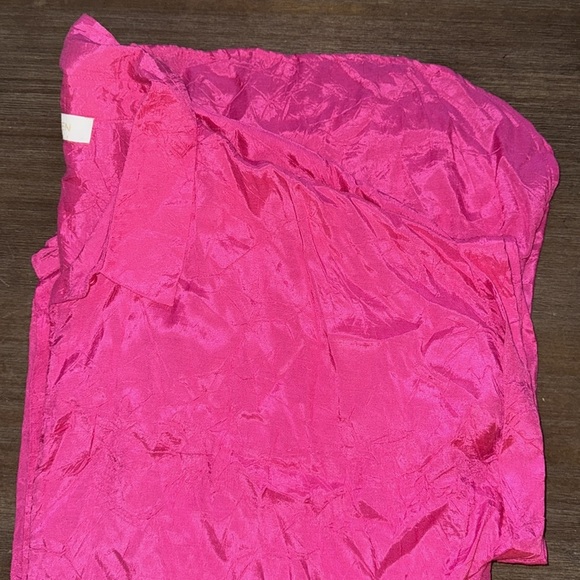 Noen Shortsleeved Dress - Picture 2 of 5